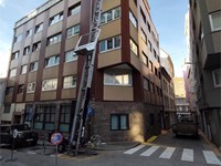 Elevador de mudanzas por fachada en A Coruña | Mudanzas Comerci
